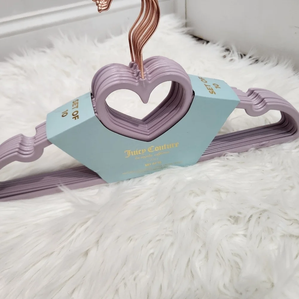 🔹️Juicy Couture🔹️Shoulder Space Saving Heart Top Set of 10 Hangers- purple